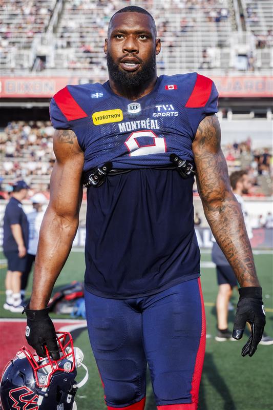 BALL DONT LIE.
SHAWN OAKMAN FOR MAYOR OF MONTREAL.

Ballon récupéré par nul autre que Shawn Oakman

#Alouettes