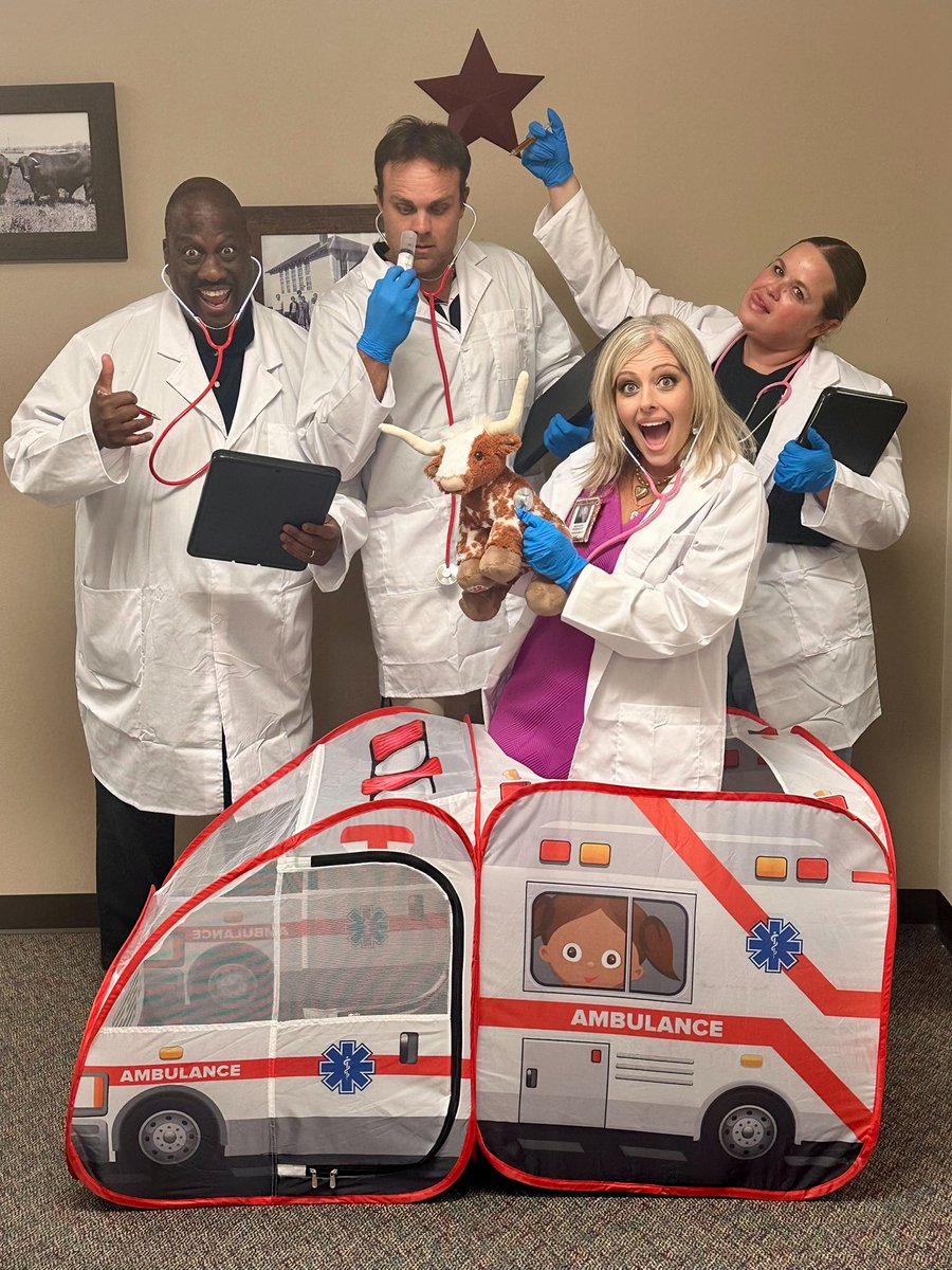 Our <a href="/WeAreGRHS/">@WeAreGRHS</a> BEST admin team EVER is ready to write our 25-26 Prescription for Success for our Longhorns! #WeAreGR <a href="/carrieyanta/">Carrie Yanta</a>