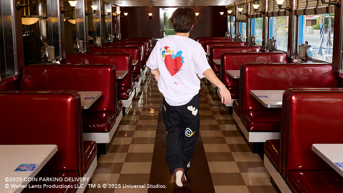 USJ_Official's tweet image. ＼商品情報、本日公開‼／​

特別描き下ろしのウッディーがCOOLに登場!!​
#COINPARKINGDELIVERY

今回からメッシュTシャツやキャップも🙌

#LoveHasNoLimit 💙 チャリティTシャツ第三弾
8/1よりパーク内で販売開始‼ ​
情報を先“鳥”🐦🤭→usj.co.jp/company/cp/lov…

#USJ