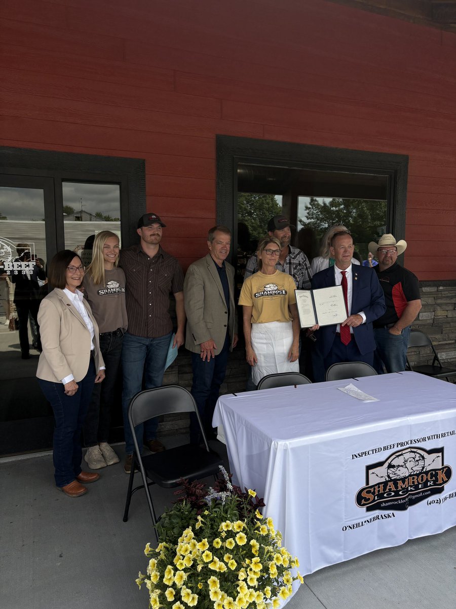 TeamPillen's tweet image. ‘Making America Healthy Again’ doesn’t start with creating bio-reactor, fake meat. That junk simply won’t be for sale in Nebraska.
This is about defending the legacy and future of agriculture.
Very proud to say we won that fight and signed a Fake Meat ban into law.