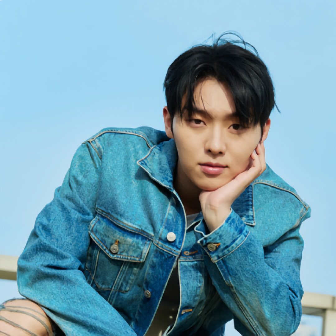 hyunwookfile's tweet image. #ChoiHyunWook has been nominated for BEST ACTOR category in the 1st iMBC Awards.
Voting will begin on July 21st until August 1st via IDOLCHAMP app and the winner will be decided through fan votes.
🔗: m.entertain.naver.com/home/article/4…