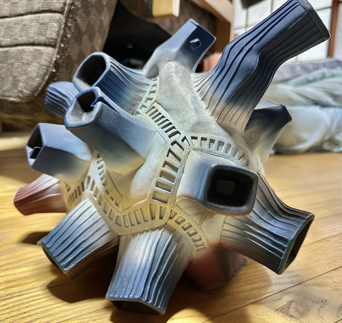 mt401218's tweet image. 四次元怪獣ブルトン
いよいよ怪獣ゾーンの発掘w
ブルマァクに行き着くのに
どいだけ掛かるのか…
この巨大なブルトンはバンプレスト製
当時、秋葉原で投げ売りされてましたw
小さいのは、バンダイのかな?
値段は、チビブルトンの方が高かったかも。