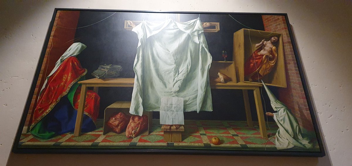 MachteldAllan's tweet image. Dit intrigerende schilderij, getiteld Deus Absconditus, bij toeval ontdekt in RK kerk in Schöneberg, Berlijn. Het is van Michael Triegel, die gerekend wordt tot de Leipziger Schule. Vriendelijke parochiaan gaf uitgebreid tekst en uitleg.