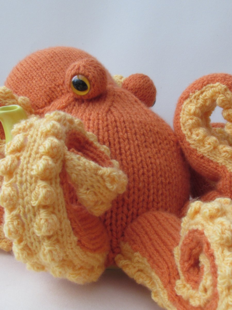 TeaCosyFolk's tweet image. 🐙☕ Eight arms of cosy charm!
Our Octopus Tea Cosy is a deep-sea delight, perfect for ocean lovers and adventurous knitters.
👉 teacosyfolk.co.uk/octopus-tea-co…
#TeaCosyFolk #KnittingPattern #knitting #Crafting #YarnLove #OceanInspired #octopus #teacosy #knit #knits #BLUEPLANET
