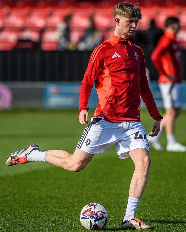 HandofOdegaard8's tweet image. Will wright HATRICK ⚽⚽⚽ at old Trafford will feed the fans . #WRIGHT ❤️👌