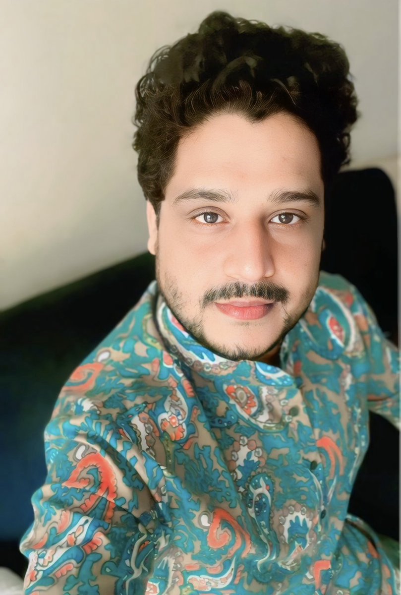 zuber_hashmi3's tweet photo. #yks2025 #เสน่หาวาโยคิว1 #yks2025 #latest #jumahmubarak #zuberhashmi #skywongravee #indiansinger  #singer #ViralVideos #viralphoto https://t.co/IAN3cWZZiv