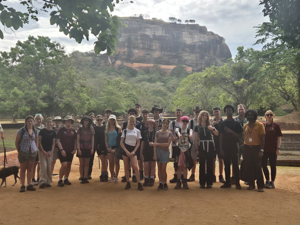 BlaiseOutdoor's tweet image. This morning we were up early to climb Sigiriya Rock (The Lion Rock) Fortress. Quick stop back at the accommodation to prepare for our afternoon tour around the ancient city of Polonnaruwa.