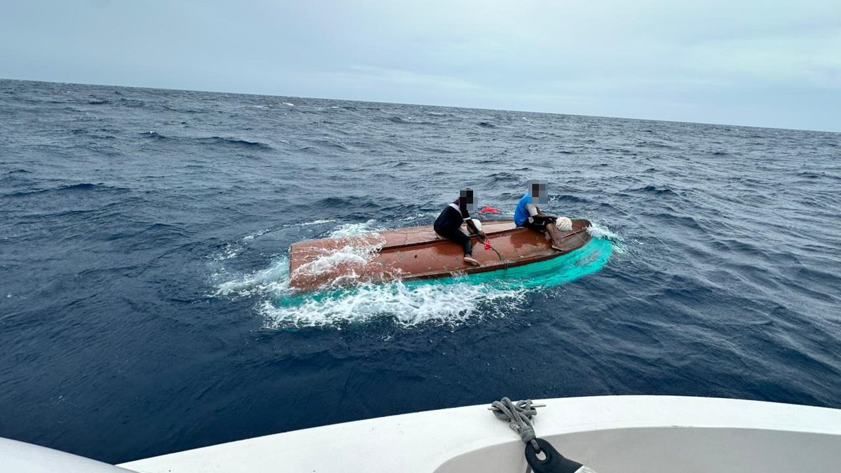 PoliceMv's tweet image. A reminder to all, always check weather conditions before heading out to sea.

This morning at around 8:39AM, we received a report of a dinghy drifting off the coast of GDh. Madaveli.
1/3
