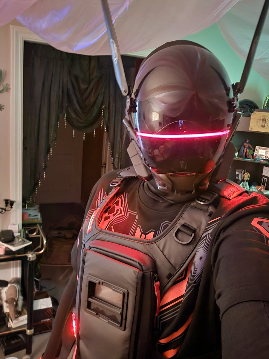 Glitzgoblin's tweet image. CUE2 is almost complete 👽🚀🛸