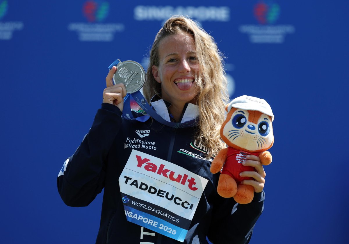 Tv2000.it (@tv2000it) on Twitter photo #NEWS - 🏊 🇮🇹🥈#Paltrinieri e #Taddeucci d'argento nella 5 km in acque libere ai Mondiali di #Singapore
#GregorioPaltrinieri, che ha gareggiato con un dito rotto,  secondo dopo il tedesco 🇩🇪#FlorianWellbrock
#GinevraTaddeucci seconda dopo l'australiana 🇦🇺#MoeshaJohnso
L'azzurro #NEWS - 🏊 🇮🇹🥈#Paltrinieri e #Taddeucci d'argento nella 5 km in acque libere ai Mondiali di #Singapore
#GregorioPaltrinieri, che ha gareggiato con un dito rotto,  secondo dopo il tedesco 🇩🇪#FlorianWellbrock
#GinevraTaddeucci seconda dopo l'australiana 🇦🇺#MoeshaJohnso
L'azzurro