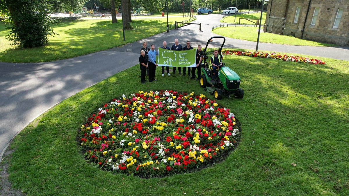 Queens Park has been awarded the Green Flag Award!🌲🦆

The prestigious Green Flag Award is the international quality mark for parks and green spaces, and its the ninth time Queens Park has been awarded⭐
 
More details here: bit.ly/QueensParkBolt…
 
#BoltonBornToPerform