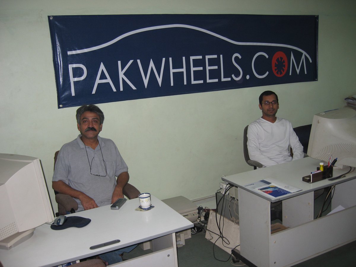 PakWheels's tweet image. 22 years ago, this is how we started 
#pakwheels 
@hanifbhatti @suneelmunj @razasaeed