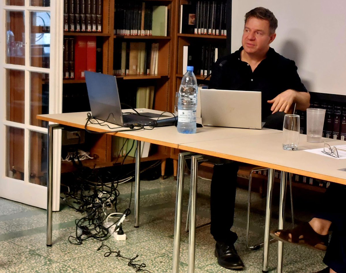 GermanEmbBeirut's tweet image. Accountability, political assassinations and the need to uncover the truth – important topics touched upon during the discussion „The Murder of Middle East Correspondent Robert Pfeffer, Beirut 1979.“

Thank you @Orient_institut and @UMAM_DR and congratulations to @kilianpfeffer👏
