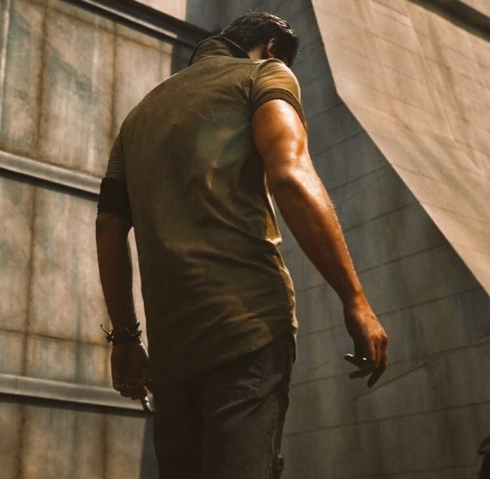 Trolls chesinatha easy kadhu ra Pan India Range lo Popularity gain chydam 

Rebel star Range match chydam antha easy kadhu raa eps..😎💥🔥

#Prabhas #TheRajasaab