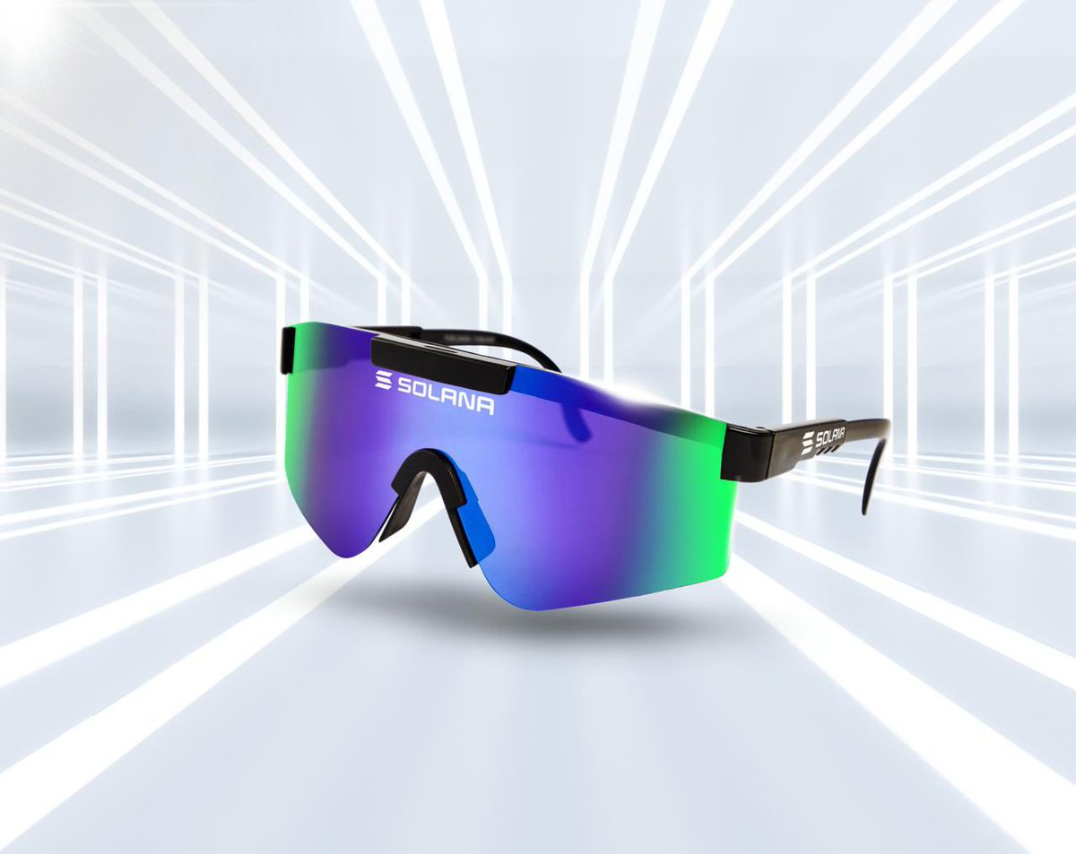 platis_e's tweet image. Future’s bright, frens. Don’t get caught squinting, without some Solana shades! @SolanaConf coming in hot and so is the drip.