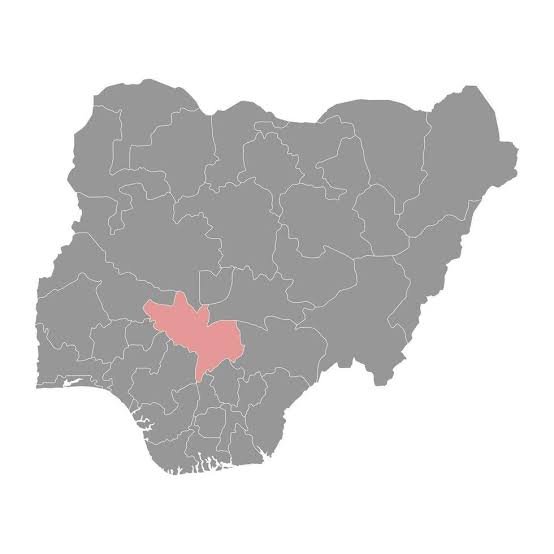 adedayo_viktor's tweet image. The village of Ile-Ife in Osun State is a British creation. The Uhe associated with Benin is situated in Omala, Kogi State. Finally, Oduduwa is a man from Benin.