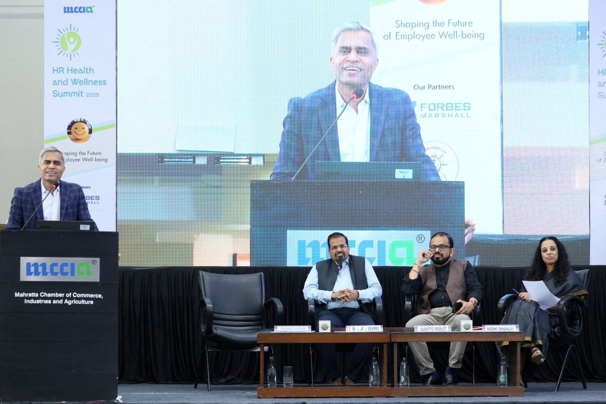 MCCIA_Pune's tweet image. As we inaugurate MCCIA’s HR Health and Wellness Summit, the session opened with insightful remarks by Director General @Girbane, followed by a powerful context-setting address by Dr. @nidhidhanju.
Special addresses were delivered by Mr. @sudiptomarjit, Group CHRO, @TataAutoComp,…