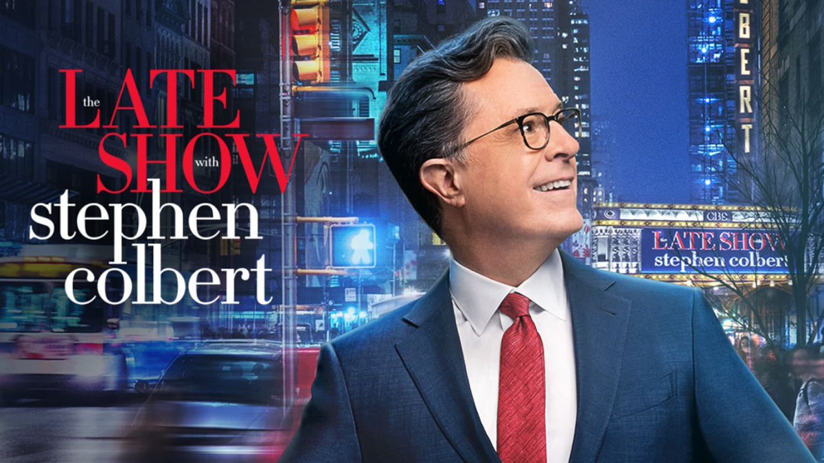 🔴 CBS arrête #TheLateShow après 33 années d'antenne. Animée par David Letterman de 1993 à 2015 et depuis par Stephen Colbert, l'émission s'arrêtera en mai 2026 pour des raisons économiques. Le Late Show de CBS restait le "late night" le plus regardé des neuf dernières années.