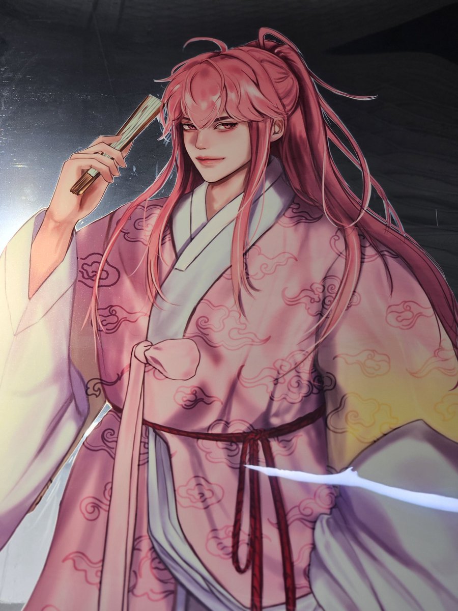 정말정말 꼬옥 보고싶던 협력작이 있어서 고대하고 방문 했는데 진짜 너무너무 좋았어서 이걸 무어라 말해야할지 럭드로도 뽑고싶었는데 결국 실패했지만 그만큼 두눈에 가득 담고와따

#흑백록_복숭아도령과도깨비 
#흑백의경계에서만난당신