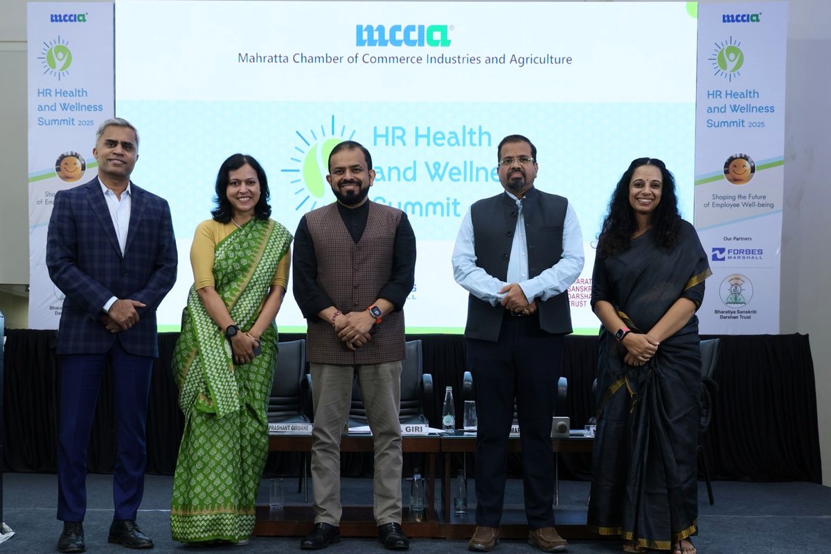 MCCIA_Pune's tweet image. As we inaugurate MCCIA’s HR Health and Wellness Summit, the session opened with insightful remarks by Director General @Girbane, followed by a powerful context-setting address by Dr. @nidhidhanju.
Special addresses were delivered by Mr. @sudiptomarjit, Group CHRO, @TataAutoComp,…