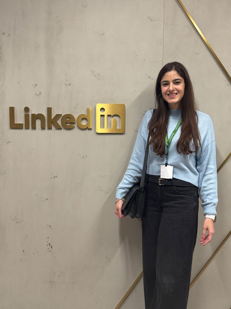 Hello world, today is the day I tell you about what I've been working on for the past four months. It's vv new territory for me so be kind and patient, ok?

For the past 4 years, I've scheduled my content on LinkedIn. 

It helps me save time + focus. Time is wealth. Distraction