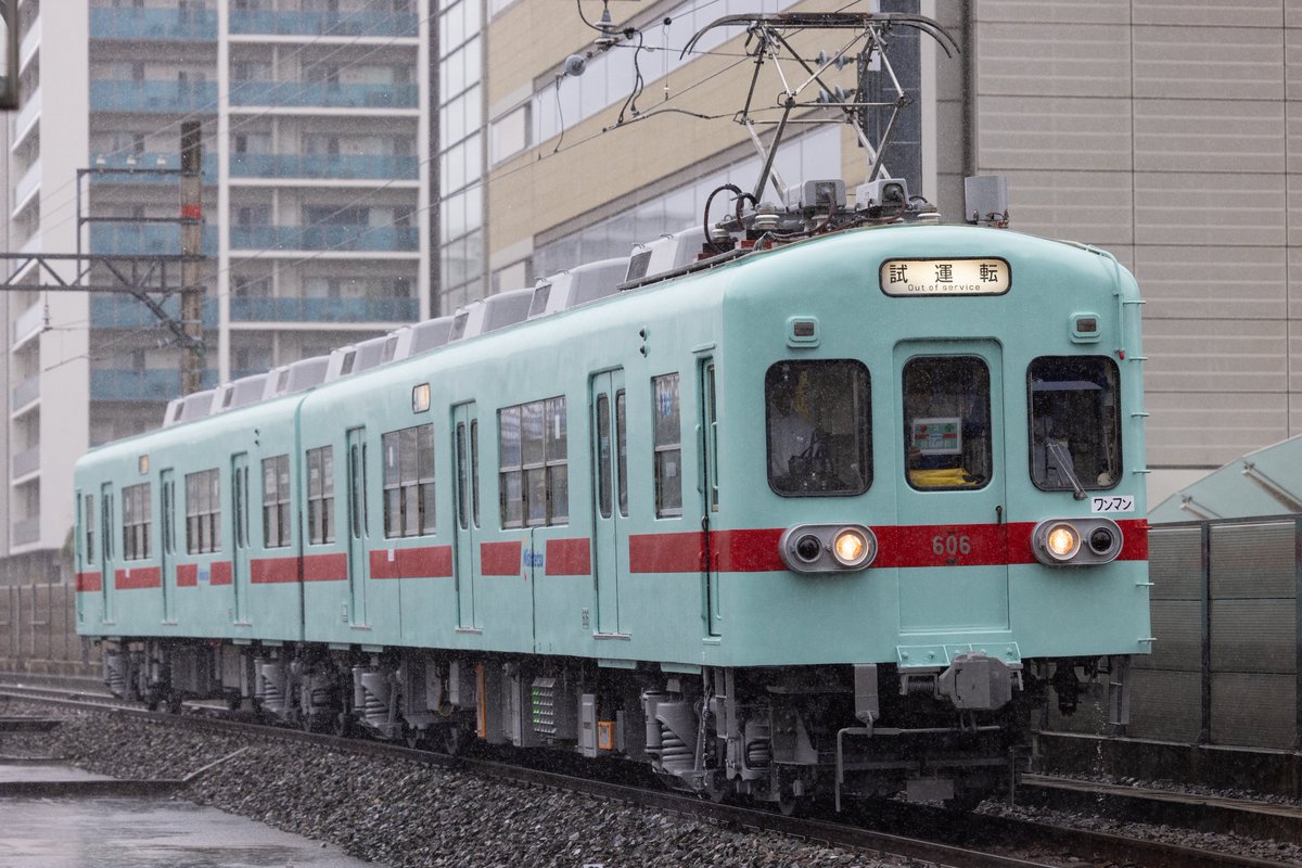 acid7509's tweet image. 25/7/17-18 多々良出場試運転
西鉄600形606F
貝塚線の600形が全般検査を終えて出場し、試運転を施行。
大牟田線時代のアイスグリーン塗装に復刻されての出場となりました。