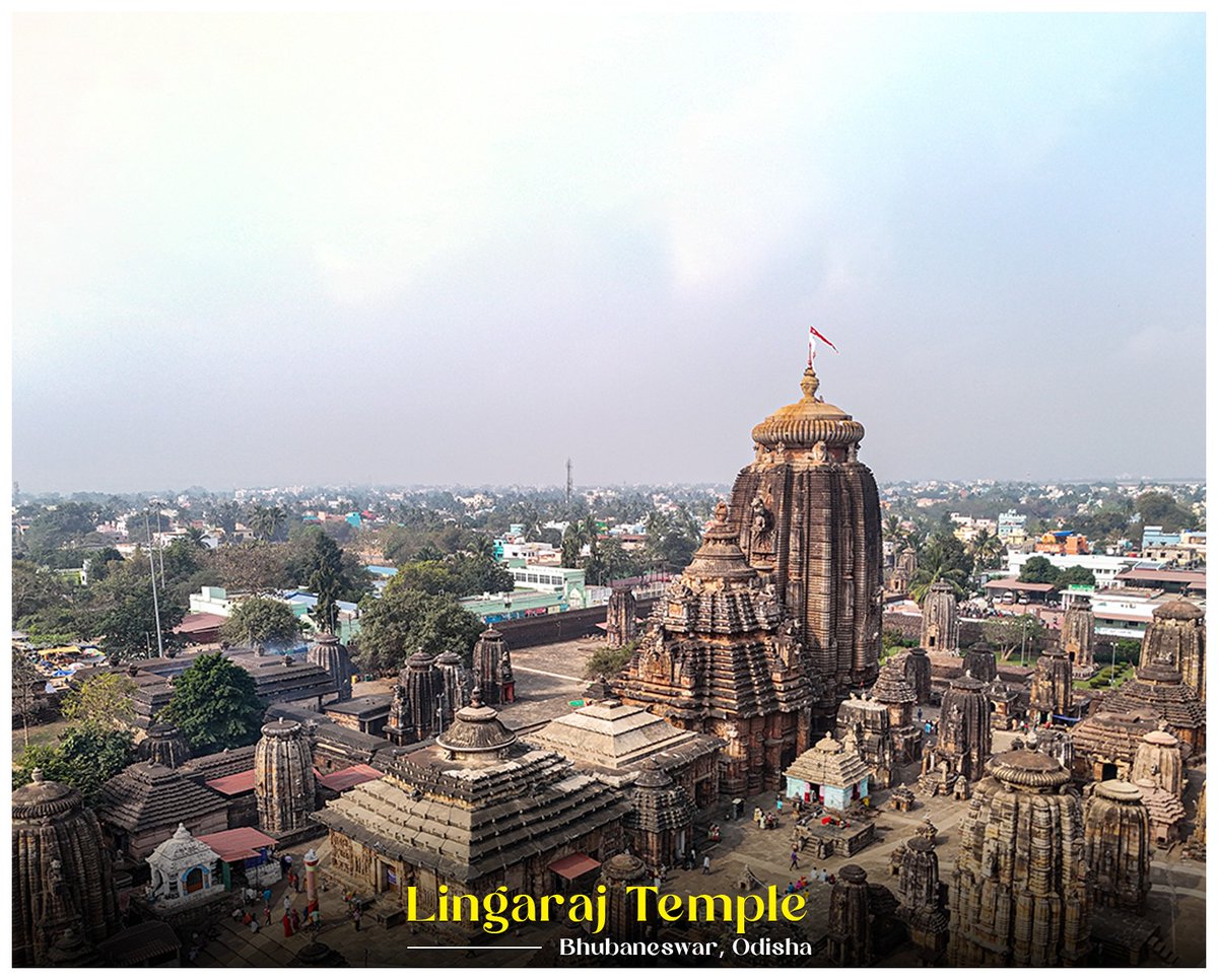 ASIGoI's tweet photo. Step into the #LingarajTemple and witness one of India’s finest specimen of the orissan architecture Located in #Bhubaneswar, #Odisha, this temple was built in 11th century CE and is dedicated to Lord Shiva, locally revered as Lingaraja or Krittivasa.

Designed in a distinctive pancha-ratha  layout, the temple complex includes the Deul, Jagamohana, Natamandapa, and Bhogamandapa - all in linear alignment.

Within its sculpted niches, are placed the deities  Ganesha, Kartikeya, and Parvati - making it a familial space of divinity. 

Parvati temple within the compound is a Ganga monument. Since the temple was an important centre for both the Somavamsis, who were #Saivas and the #Gangas, who were #Vaishnavas, the deity worshipped here is known as Hari-Hara, a fusion of Lord Vishnu and Lord Shiva.

Small khakhara-style shrines dedicated to goddesses Bhubaneswari and Savitri add unique architectural flavor to the temple complex.

#ASI #HeritageSites #ArchaeologicalSurveyOfIndia #CultureUnitesAll