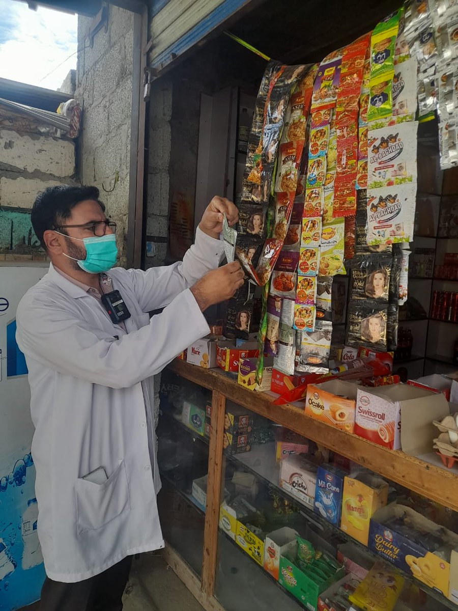 KPFoodAuthority's tweet photo. لوئر دیر: خیبرپختونخوا فوڈ سیفٹی اتھارٹی کی میاں بانڈہ اور زوال بابا بازار میں کاروائی۔ فوڈ سیفٹی ایس او پیز کی خلاف ورزی پر متعدد دوکانداروں کو جرمانہ عائد۔
#kpfsa #dclowerdir #food #health https://t.co/GlqIcnNgbj