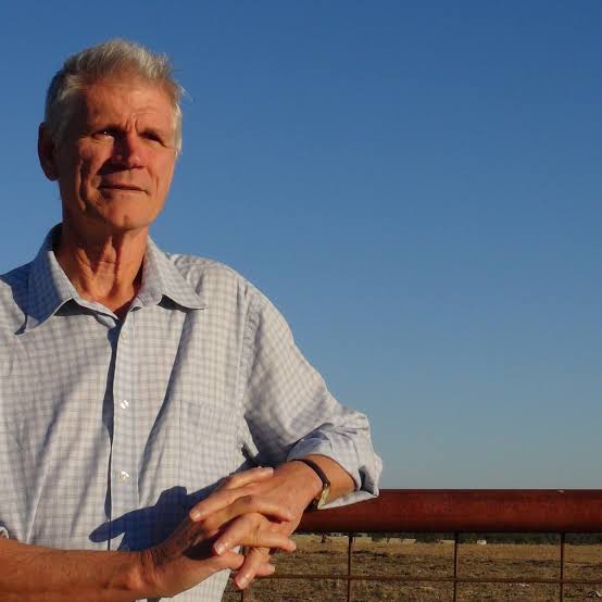 GreensAU2's tweet image. This is Drew Hutton, the cis-white boomer who co-founded the Greens with Bob Brown. This 78-year-old fossil wasn’t content just basking in his OG Greens cred. Instead he had to go full transphobic traitor by speaking at two rallies organised by Woman Up Queensland, a TERF…