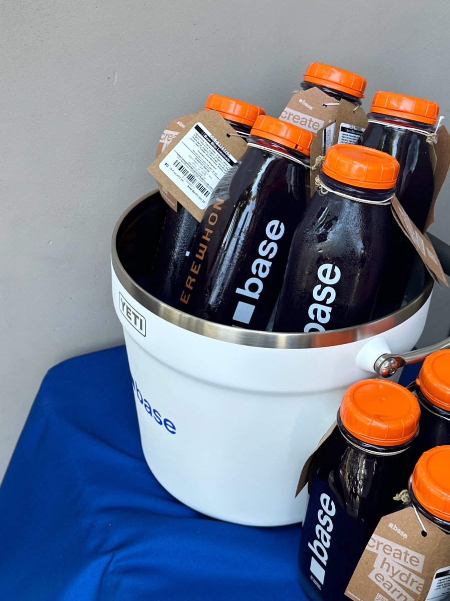 mochikuan's tweet image. check out the best juice on the best app @baseapp x @ErewhonMarket 🥤