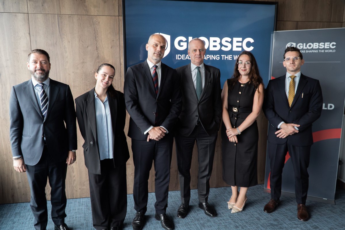 GLOBSEC's tweet image. Yesterday, GLOBSEC welcomed @NATO ASG @RugeBoris and Slovakia’s PermRep to NATO, @MarekVarga14, for a timely discussion on priorities after the 2025 NATO Summit.
This dialogue is part of GLOBSEC’s ongoing efforts to connect Slovak experts and NATO leadership.
#NATO #Defence