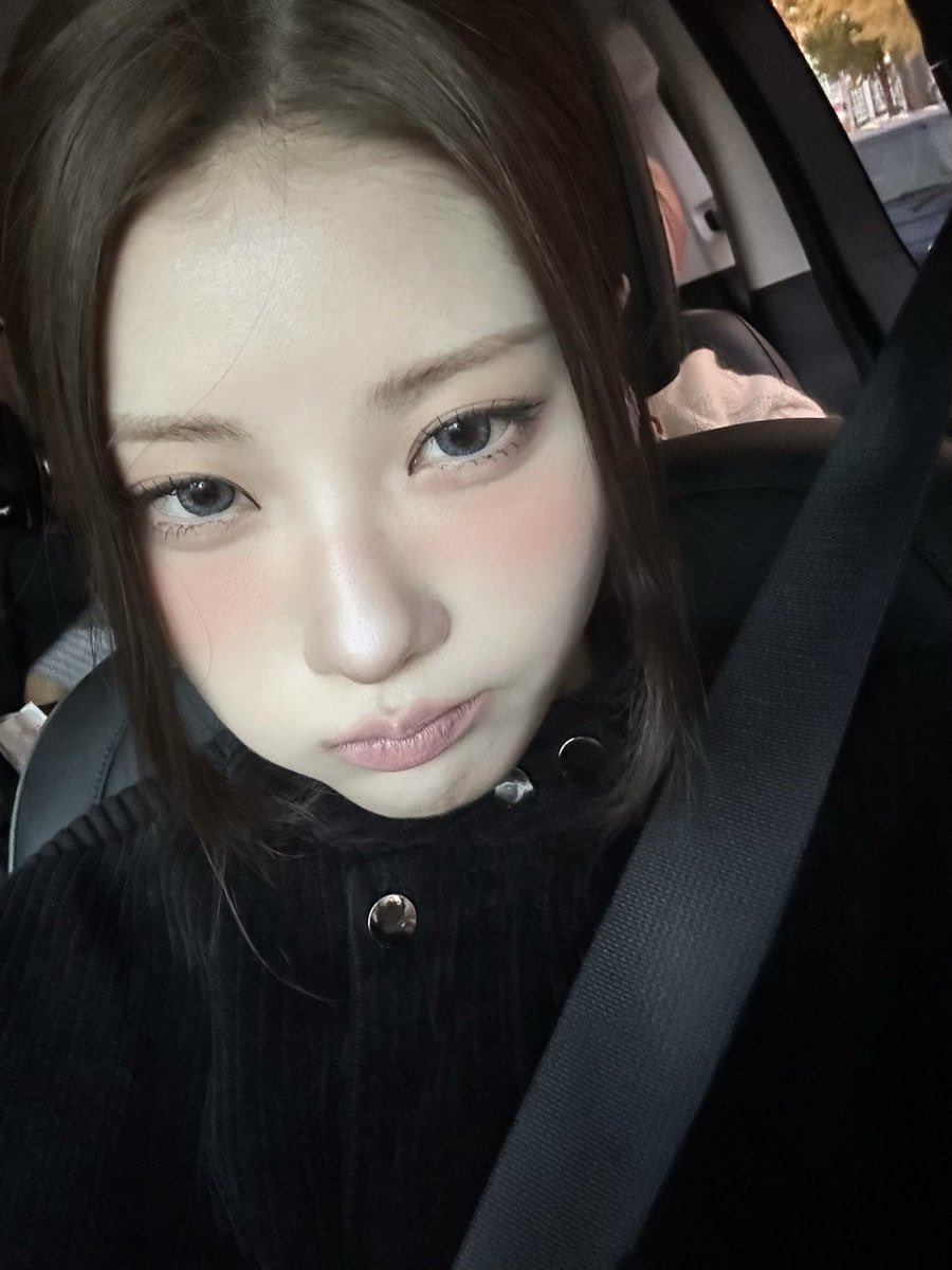 メイクの可愛さでたびたび話題になるパープルキスのチェインちゃん💜

濃いメイクしたい時いつも参考にしてる。
カラコンとアイシャドウ＋チークの色合わせが可愛すぎ🎨