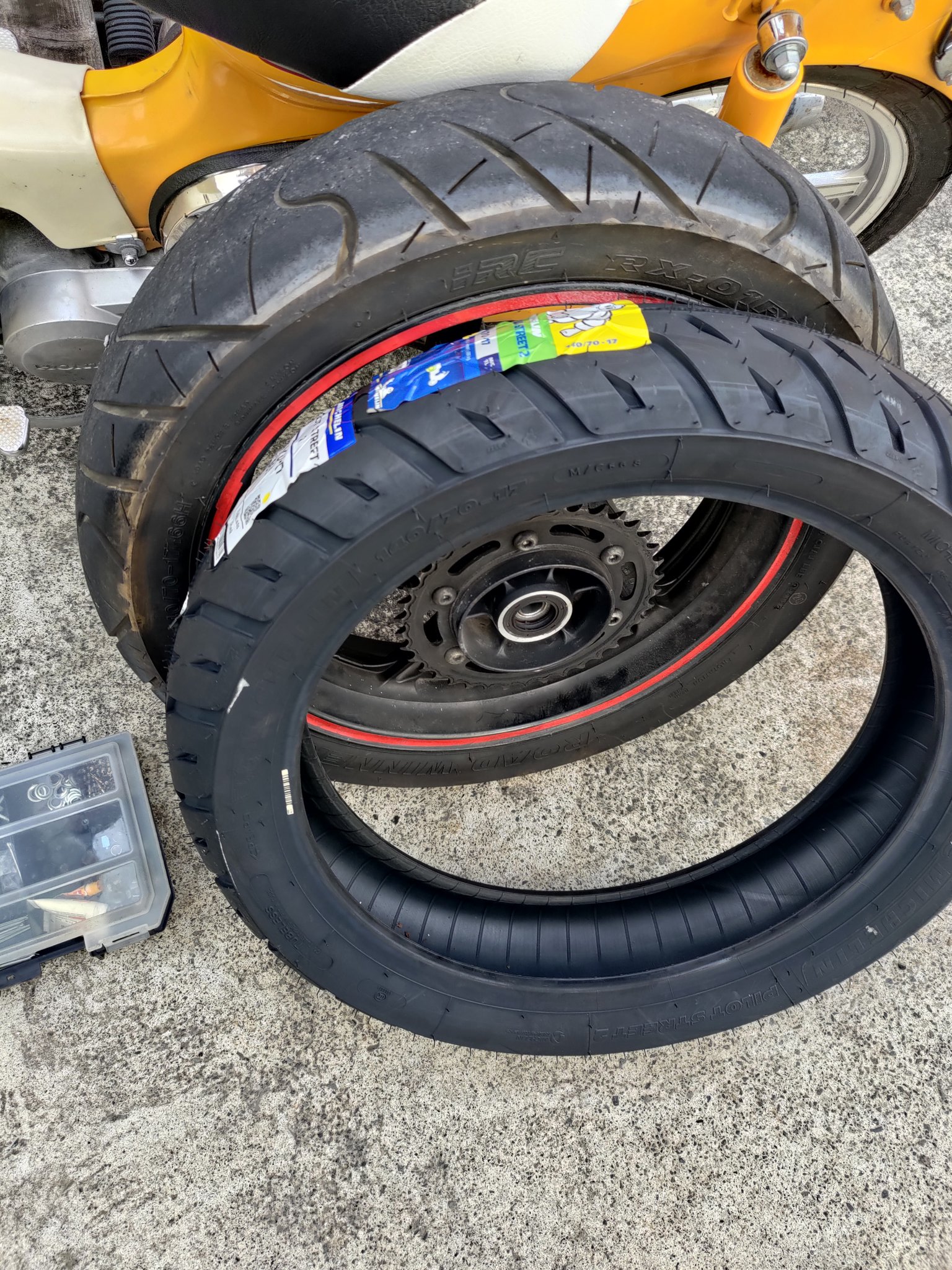 タイヤ2 価格｜215/80R15 112/110L SUPER DIGGER V2 SD05 ヨコハマタイヤ