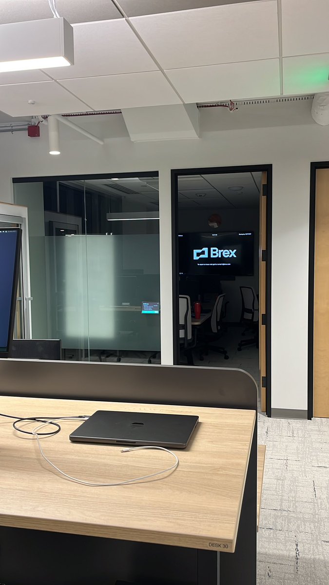 marceloterreiro's tweet image. Almost 1am and the team is still cooking - brex is cracked right now