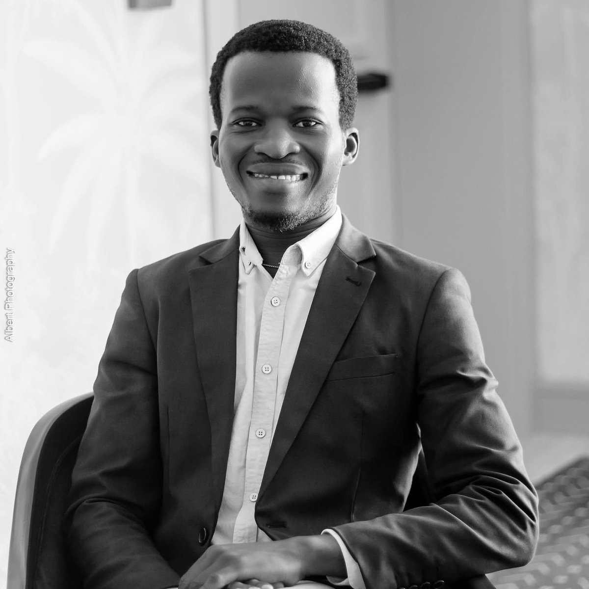 Emmanuelcodjo_'s tweet photo. 🎙️After 3 years of silence, here I am again on X. The objective remains unchanged: defend democracy, promote, freedom of expression and fact-checking. In a world saturated with noise, the truth deserves to be amplified. 
#DemocracyAfrica
#Freedom
#FactChecking #Back2025 https://t.co/ek0qJwwqHv