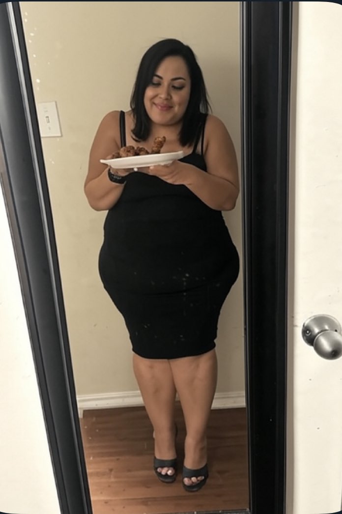 Periperrita's tweet image. There’s nothing weak men hate more than a strong woman. They try to call you fat and ugly until you believe it. When that fails, they resort to AI to bully. Women, keep being beautiful and strong ❤️