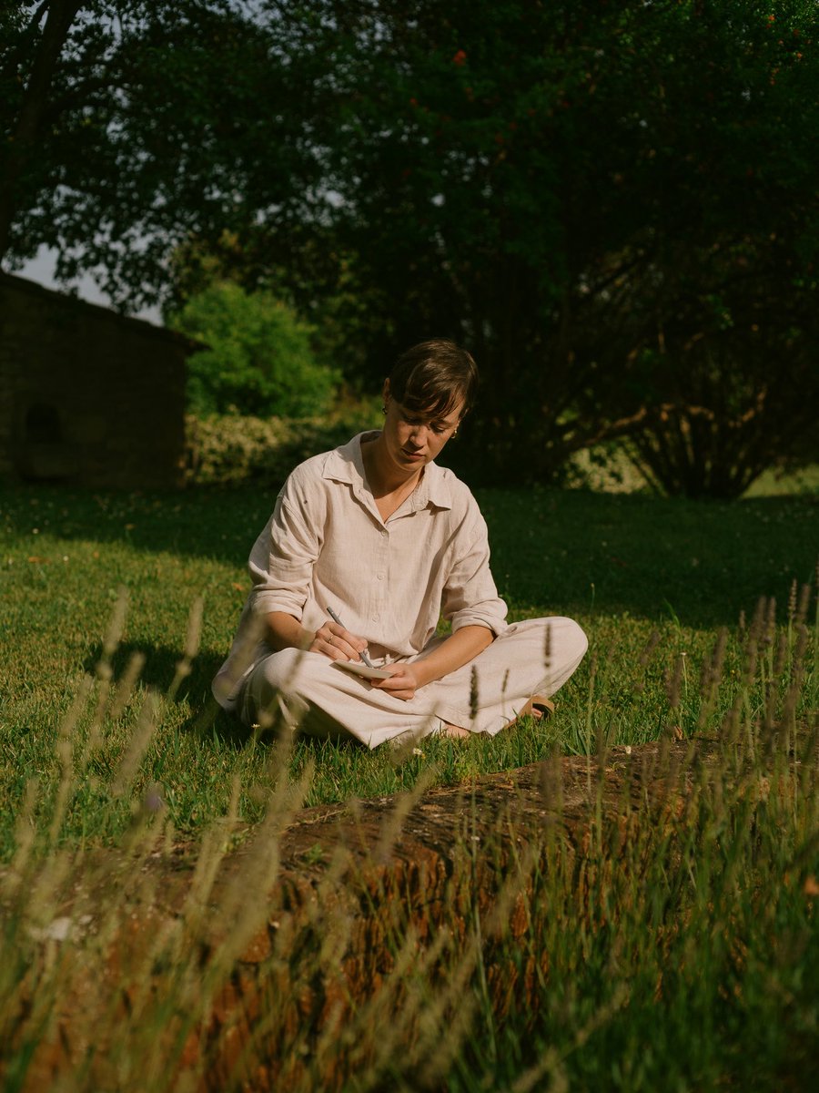 Isarusphoto's tweet image. Recent artist portraits for dreamer, artists and illustrator Lorraine Loots, in Provence, France.