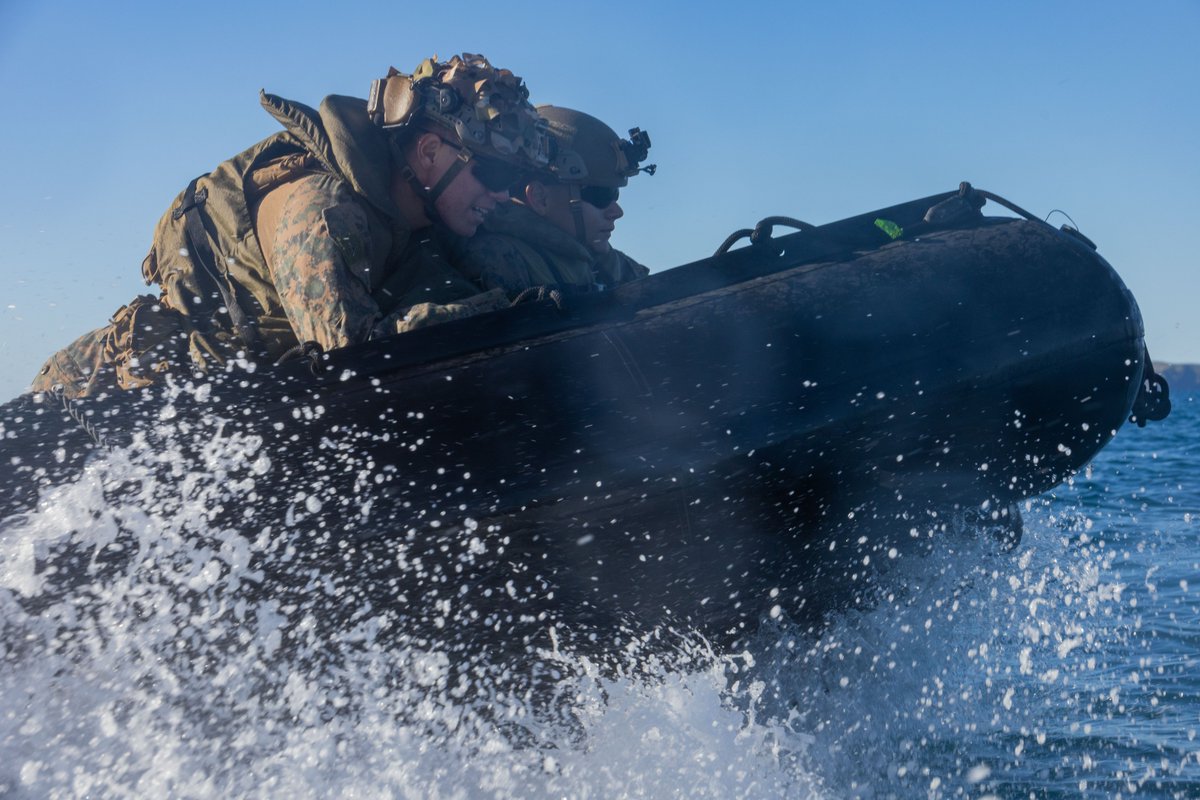 31stMeu's tweet image. 馃搷Coral Sea, July 14, 2025.
U.S. Marines with BLT 1/7, 31st MEU, conduct shore-to-ship movement utilizing the E-CRRC as a part of exercise #TalismanSabre25.
(@USMC 馃摳 by Lance Cpl. Trevor BishopWilliams)
@DefenceAust @USEmbAustralia
@DeptofDefense
#Lethality #Readiness #TS25