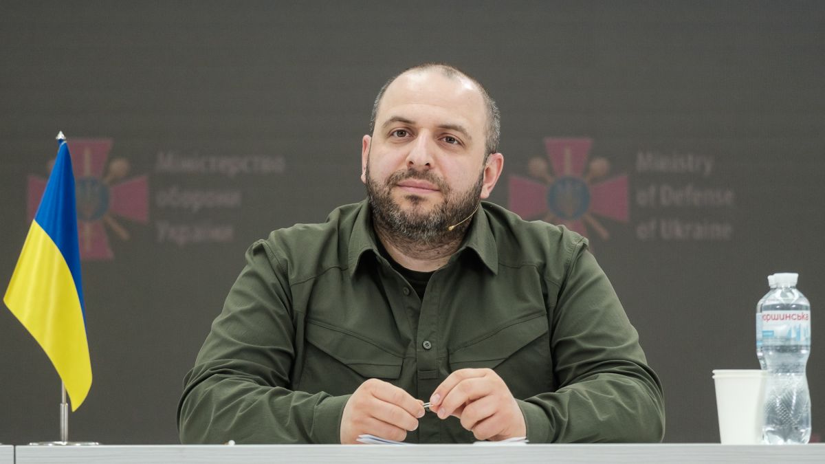 #SONDAKİKA Ukrayna eski savunma bakanı Rüstem Umerov, Ukrayna Güvenlik ve Savunma Kurulu sekreterliği görevine getirildi. Savunma bakanlığı görevine dün, eski başbakan Denis Şmigal getirilmişti. #Ukrayna