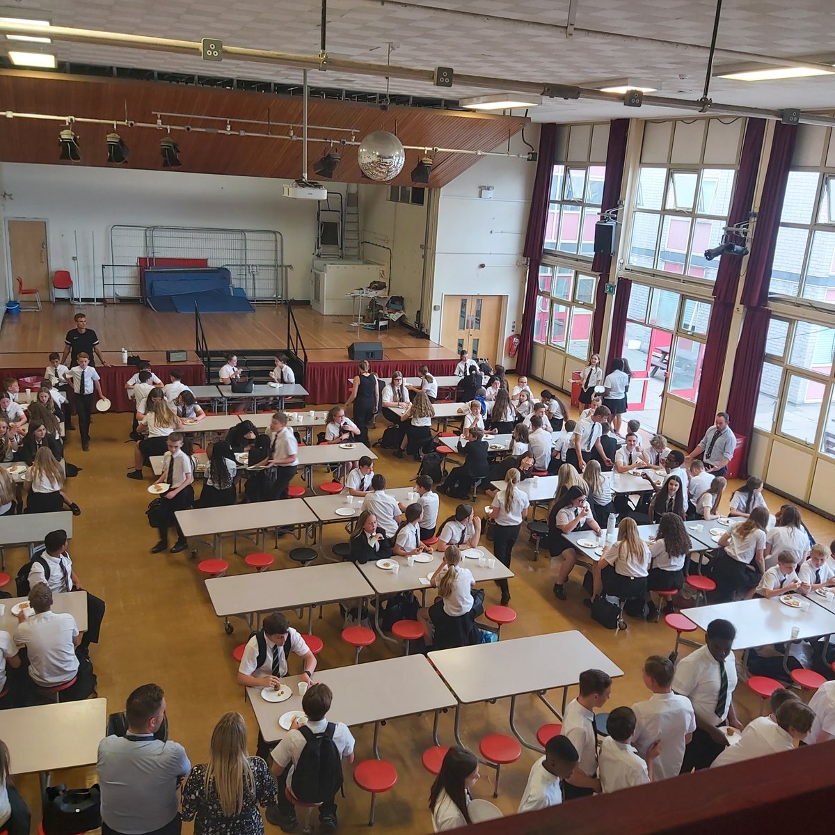 Congratulations to our diamond award winner who enjoyed a celebration lunch .