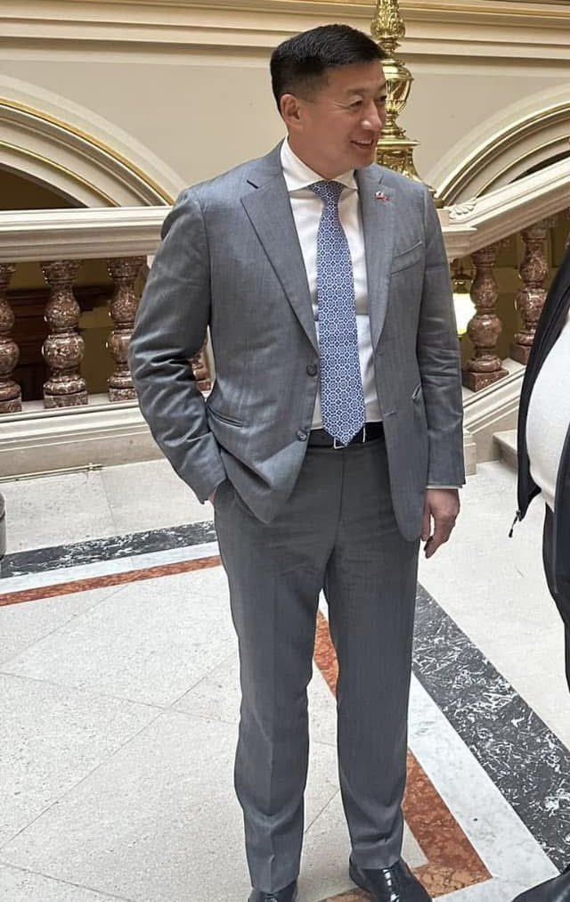 Энэ хүнээр нэг ЕС-хийлгэж үзэхсэн их өөрчлөлт гарна даа..