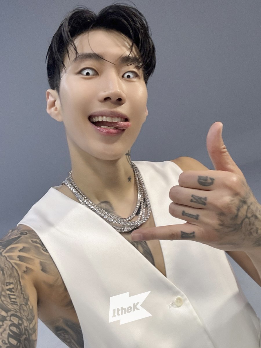 1theK(원더케이) tweet media