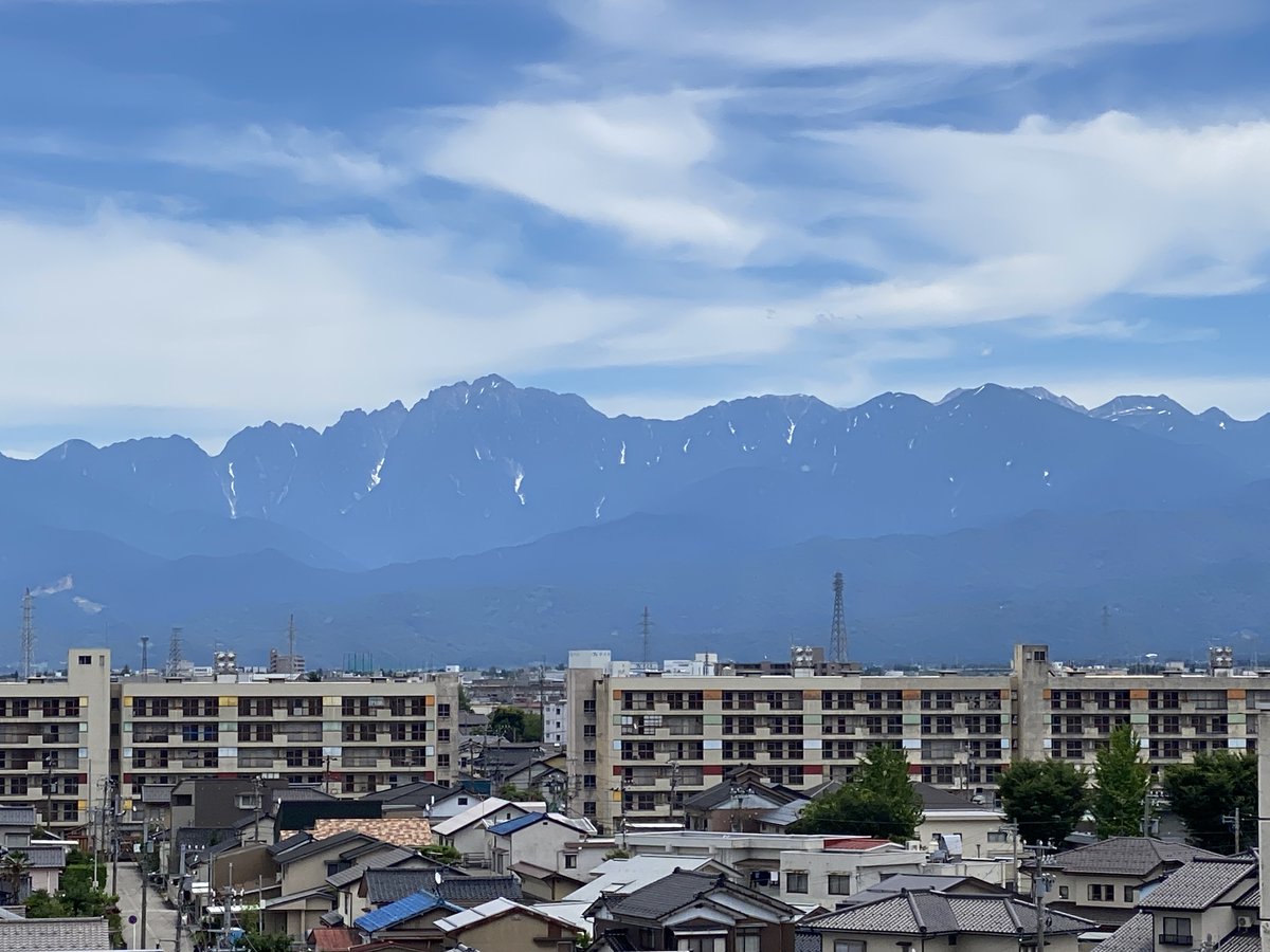 mlit_toyama's tweet image. 富山地方気象台から「梅雨明けに関するお知らせ」がありました。
#立山連峰 も夏らしい見え方に変わった気がします⛰⛰⛰
これから夏本番を迎え、短時間の強い雨や台風の影響も考えられますので、引き続き気象情報や道路情報にご留意ください🌀
#梅雨明け #大雨時は富山河国のXをチェック