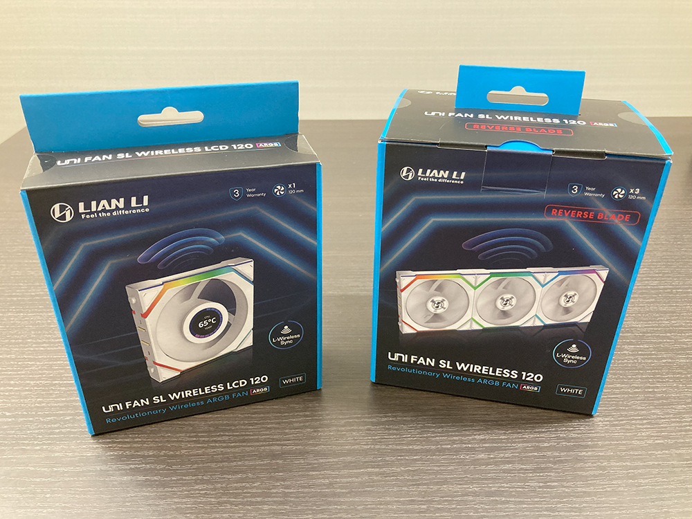AiutoCorpration's tweet photo. ケースファン（サイド）は、LIAN LI「UNI FAN SL Wireless 120 Reverse Blade（3個）」

ケースファン（リア）は、LIAN LI「UNI FAN SL Wireless LCD 120（1個）」
中央に1.6" LCDディスプレイを備えています。

#LIANLI #VectorV100 #アユート #プレゼント https://t.co/73qJ2f7E6p
