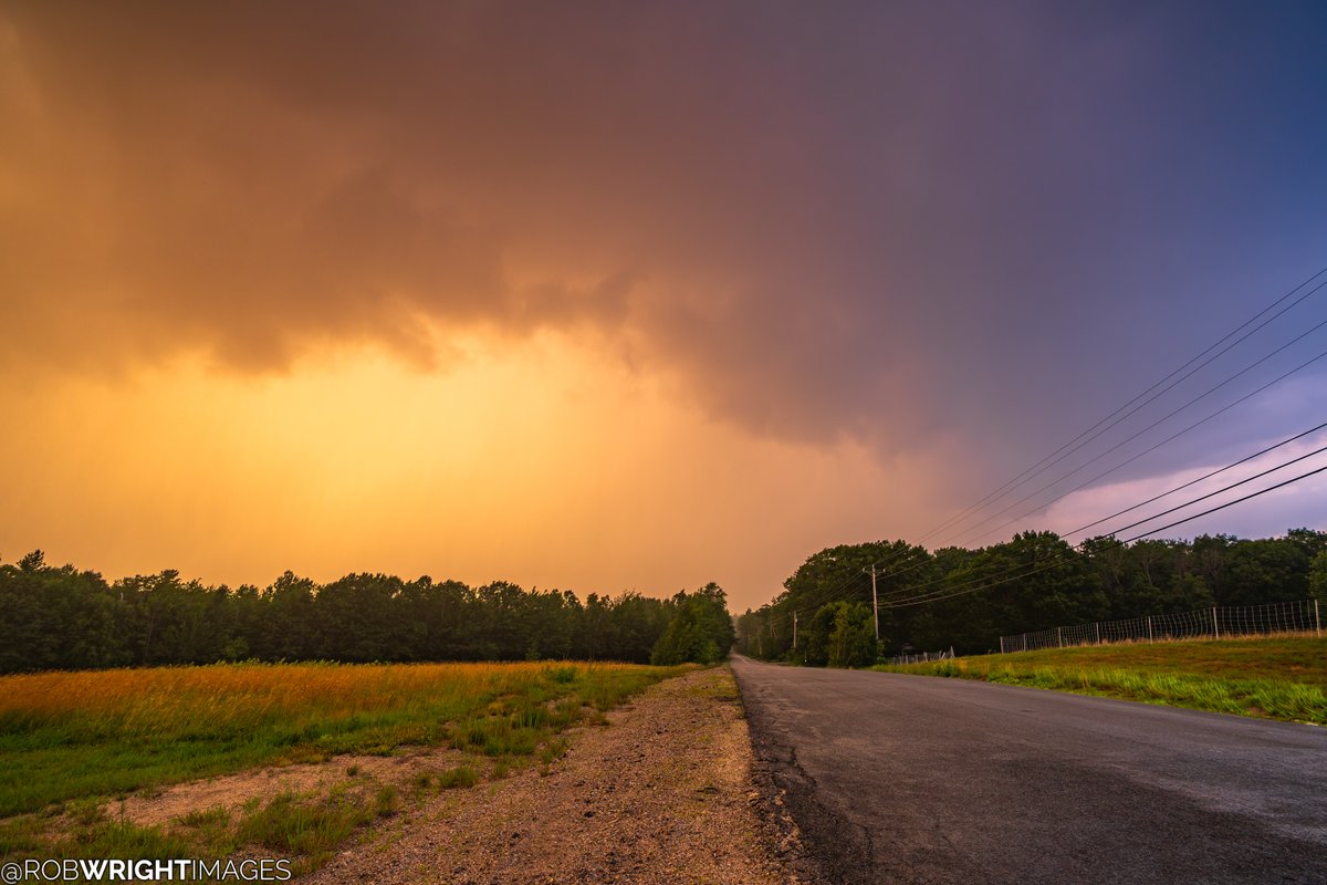 RobWrightImages's tweet image. Shelf cloud lit up by the setting sun earlier this evening as the final line of storms moved through the area.
--
July 17, 2025
New Durham, New Hampshire