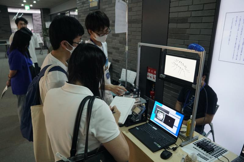 KSU_CSE's tweet image. 研究紹介・施設紹介「モノづくり×生物計測:ファーブルに捧ぐ虫たちの動き」(永谷研究室)
ファブスペースの機材を用いた授業の制作成果物展示に加え、昆虫やダンゴムシなど虫たちの動きを計測する装置の実演も行います!
#京都産業大学 #情報理工学部 #オープンキャンパス
info.cse.kyoto-su.ac.jp/?page_id=13501