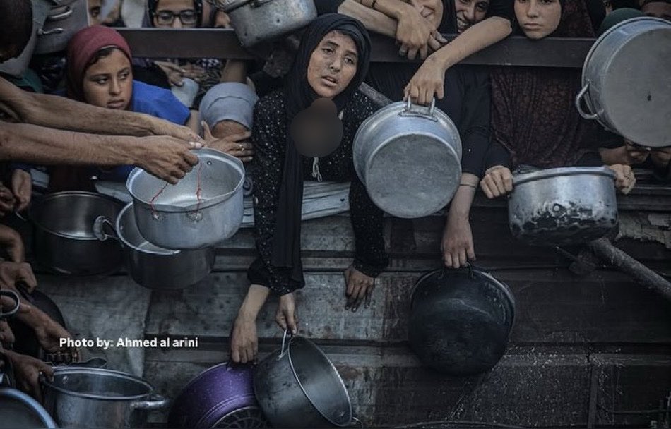islamelhabil's tweet image. In #Gaza, children were once taught to whisper their hunger, to protect the dignity of their families. Hunger was hidden like a secret, never spoken aloud.
Today, hunger is no longer a private shame; it is a global disgrace.
The shame lies not in empty plates, but in aid…
