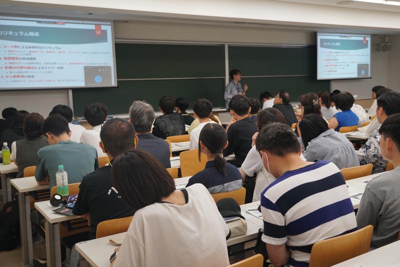 KSU_CSE's tweet image. #オープンキャンパス #学部紹介
「情報理工学部の授業ってどんな感じ?」「組み合わせ自由な10コースとは?」「大学の研究とは?」など、 パンフレットでは伝えきれない #情報理工学部 の魅力を先輩学生・教員がお伝えします!
#京都産業大学
info.cse.kyoto-su.ac.jp/?page_id=13501