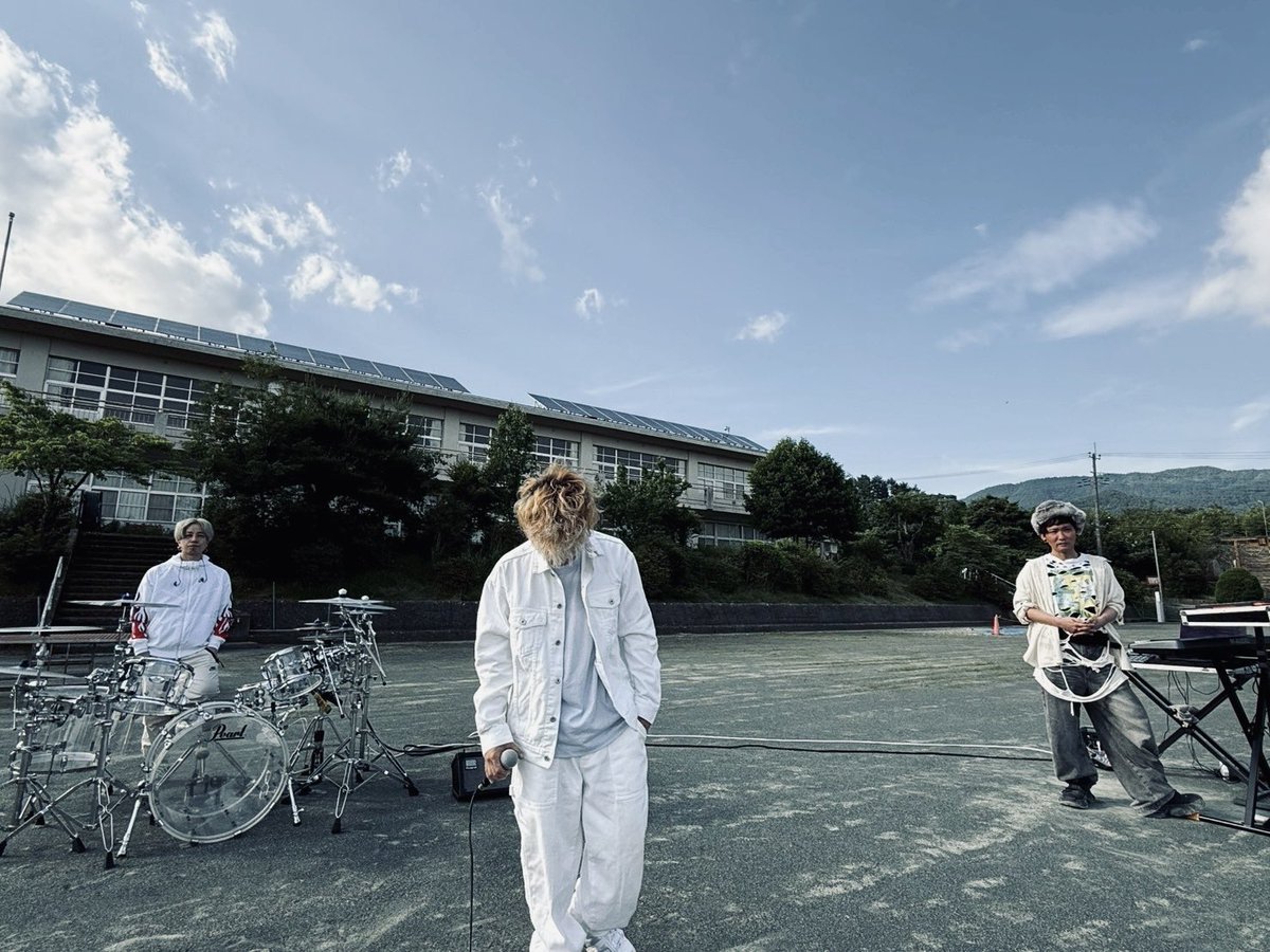 SMASH KID (@smashkid_japan) on Twitter photo 【大切なお知らせ】
SMASH KIDはドラマー闥也 <a href="/_13_13_13_13/">闥也(tatsuya)</a> を本メンバーとして迎え、3人組のバンドとして本格的に活動していきます!
新メンバー加入により一層磨きがかかっていくSMASH KIDにご期待ください! 【大切なお知らせ】
SMASH KIDはドラマー闥也 <a href="/_13_13_13_13/">闥也(tatsuya)</a> を本メンバーとして迎え、3人組のバンドとして本格的に活動していきます!
新メンバー加入により一層磨きがかかっていくSMASH KIDにご期待ください!