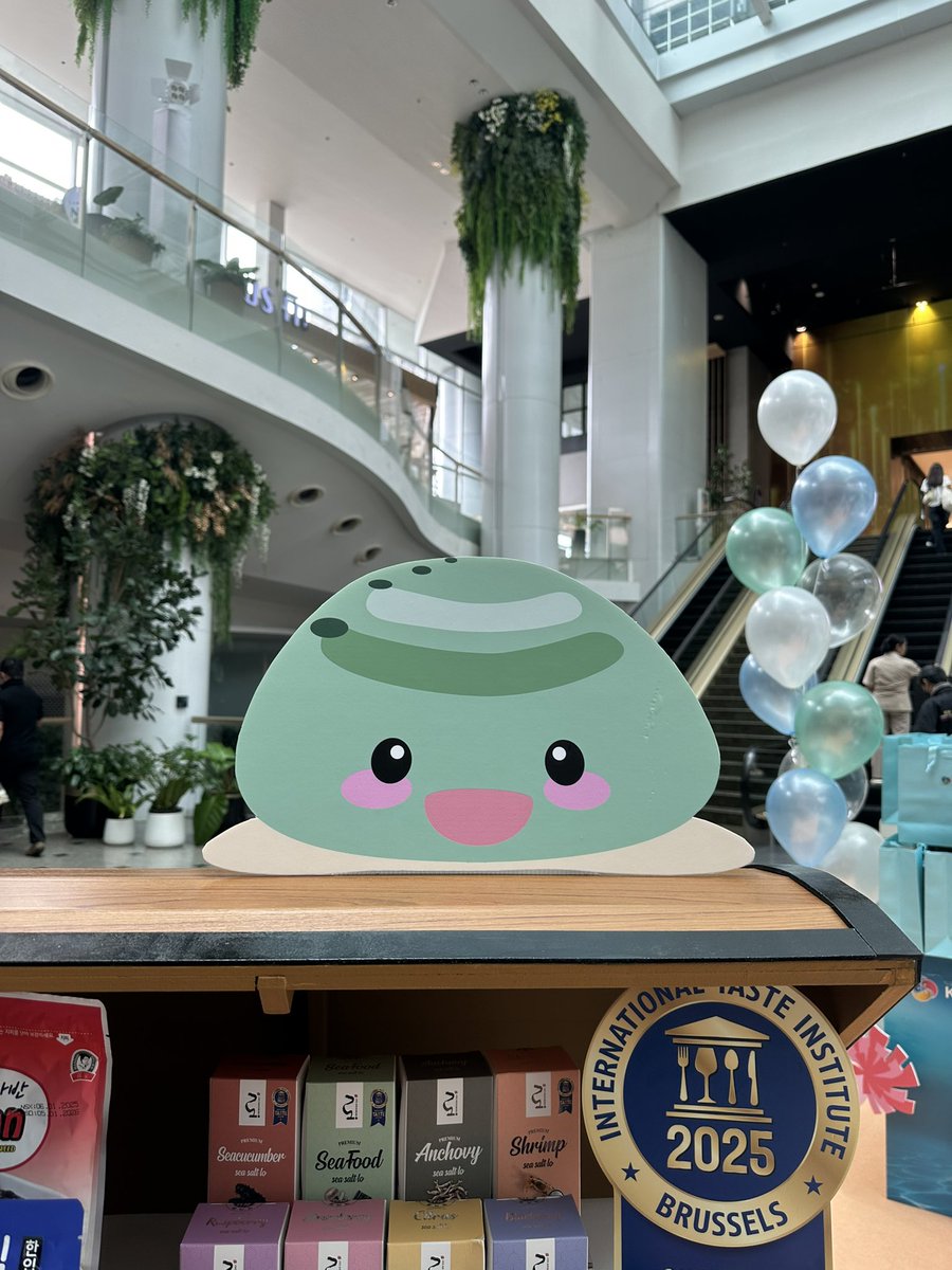 imnannp's tweet photo. #KSeaWonderWorld #KSeafood #KFish https://t.co/PRkJ9Ci5Fv